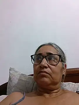 Snapshot of _candi chatting on 06-09-26, 12:44 candi online show from 06-09-26, 12:44