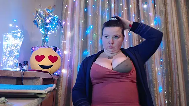 amorelara online show from 02-18-26, 03:02