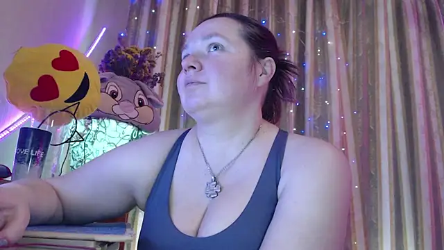 amorelara online show from 04-23-26, 08:46