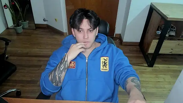 Snapshot of Markuss_b chatting on 01-11-26, 07:46 Markuss b online show from 01-11-26, 07:46