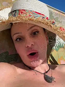 dolcevita002 online show from 04-26-26, 08:45