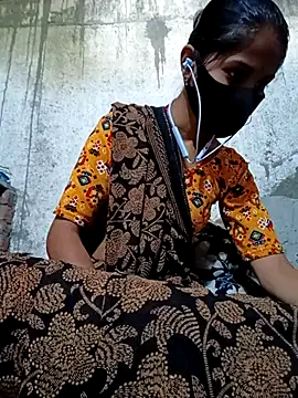 Snapshot of Anushka_Ji chatting on 03-08-25, 06:32 Anushka Ji online show from 03-08-25, 06:32