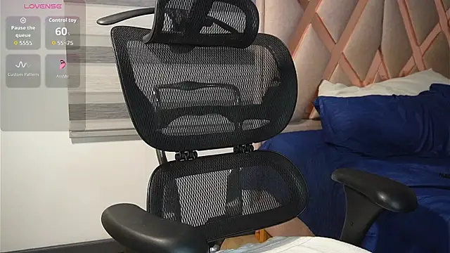 caprywilliams online show from 12-15-25, 10:47