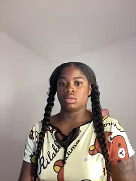 Snapshot of Tamara_Lubezkii chatting on 03-08-25, 04:45 Tamara Lubezkii online show from 03-08-25, 04:45