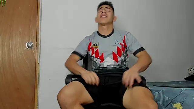 andrew rose  online show from 02-26-26, 04:17