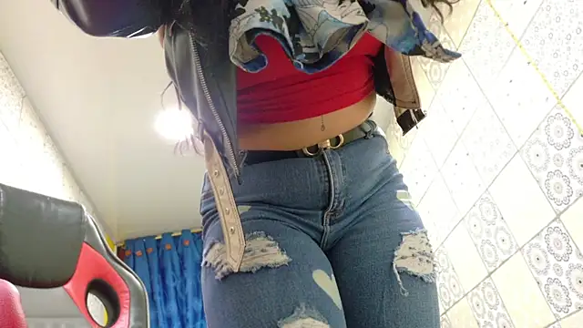 Snapshot of Lina23_ chatting on 10-16-25, 01:45 Lina23 online show from 10-16-25, 01:45