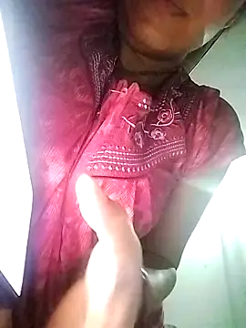 Snapshot of _sonal_sharma chatting on 09-09-25, 08:08 sonal sharma online show from 09-09-25, 08:08