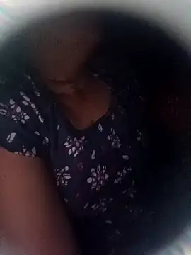 Snapshot of _sonal_sharma chatting on 10-14-25, 07:14 sonal sharma online show from 10-14-25, 07:14