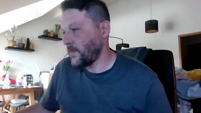 BennyLommy online show from 06-12-26, 10:36