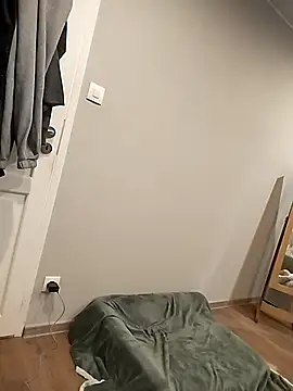 Snapshot of Au_plaisir_des_femmes chatting on 10-15-25, 11:21 Au plaisir des femmes online show from 10-15-25, 11:21