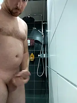 Snapshot of Au_plaisir_des_femmes chatting on 10-18-25, 06:30 Au plaisir des femmes online show from 10-18-25, 06:30