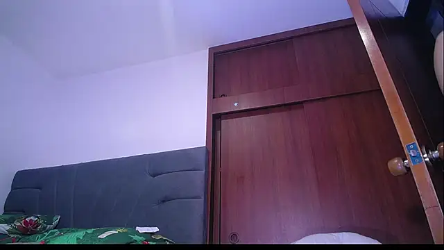 Yinn Silver online show from 11-21-25, 09:08