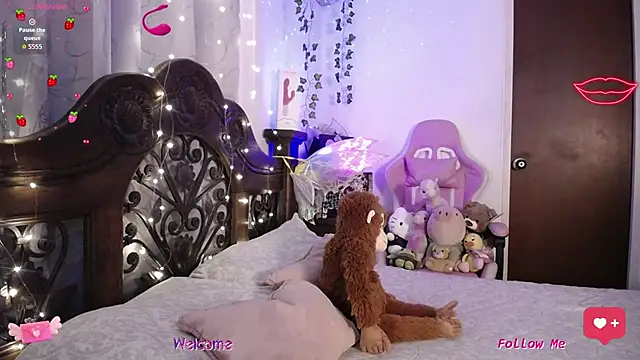 SexyLuna   online show from 02-10-26, 12:15