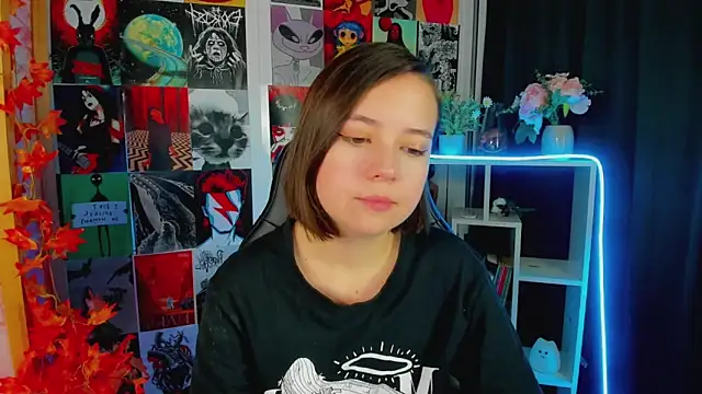 Lina Brownie online show from 01-24-25, 01:56