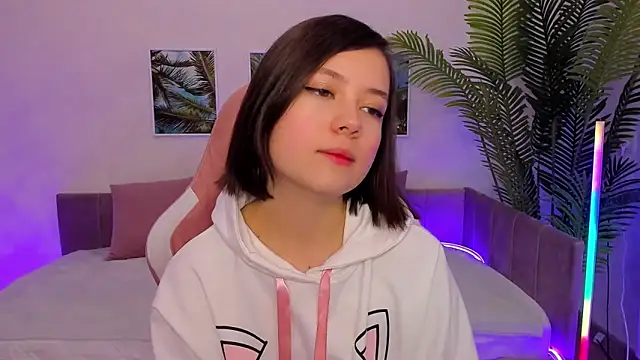 Lina Brownie online show from 02-28-25, 01:47