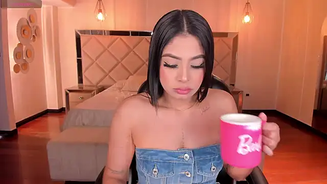 Snapshot of AlyssaDean chatting on 03-14-25, 12:40 AlyssaDean online show from 03-14-25, 12:40