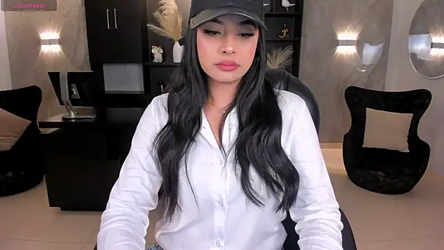 Snapshot of AlyssaDean chatting on 11-01-25, 11:23 AlyssaDean online show from 11-01-25, 11:23