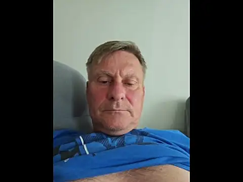 Snapshot of johnnym1 chatting on 06-09-26, 12:50 johnnym1 online show from 06-09-26, 12:50