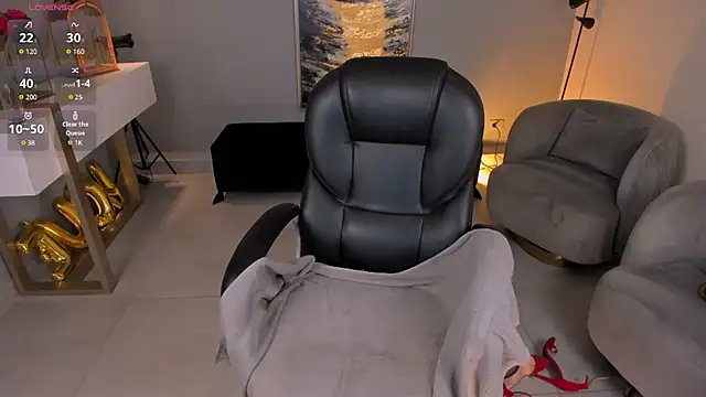 RoxanneHill  online show from 02-16-25, 03:38