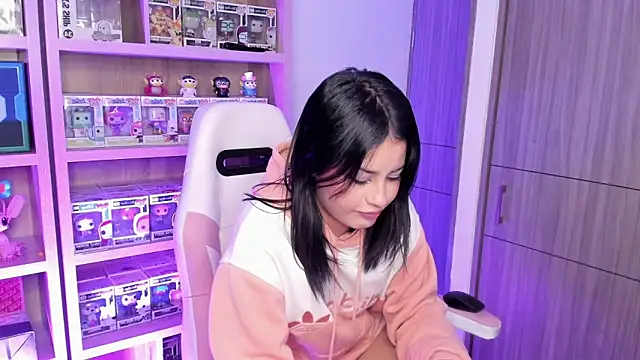 Snapshot of Victoria_se chatting on 04-10-26, 05:12 Victoria se online show from 04-10-26, 05:12