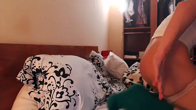 Snapshot of LovelyAndraGirl chatting on 01-12-25, 02:52 LovelyAndraGirl online show from 01-12-25, 02:52