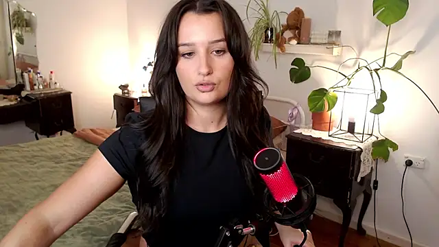 Snapshot of Lenas_Room chatting on 05-25-26, 05:57 Lenas Room online show from 05-25-26, 05:57
