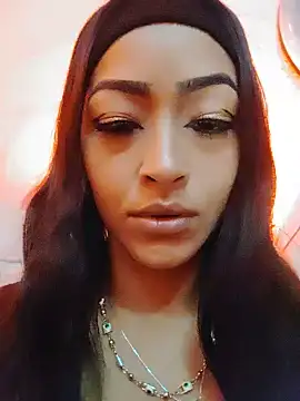 Snapshot of latiinahot chatting on 08-05-26, 02:09 latiinahot online show from 08-05-26, 02:09