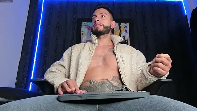 Snapshot of Mark_Buffet02 chatting on 12-10-24, 03:22 Mark Buffet02 online show from 12-10-24, 03:22