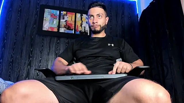 Snapshot of Mark_Buffet02 chatting on 02-12-25, 09:33 Mark Buffet02 online show from 02-12-25, 09:33