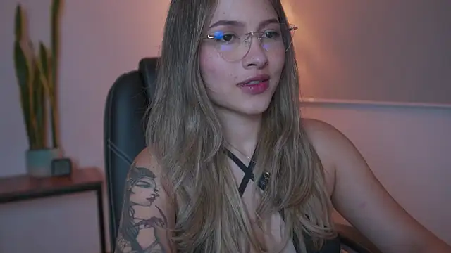 AyraSmith  online show from 03-03-26, 12:17