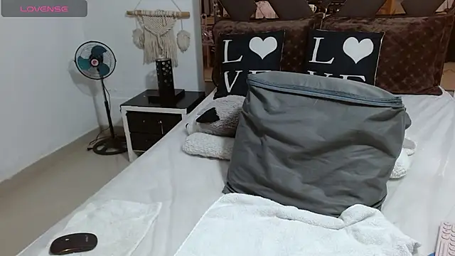 lindaesmeralda online show from 02-21-25, 11:22