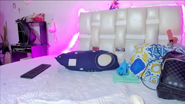 Anny jhonsonx online show from 06-01-26, 06:59