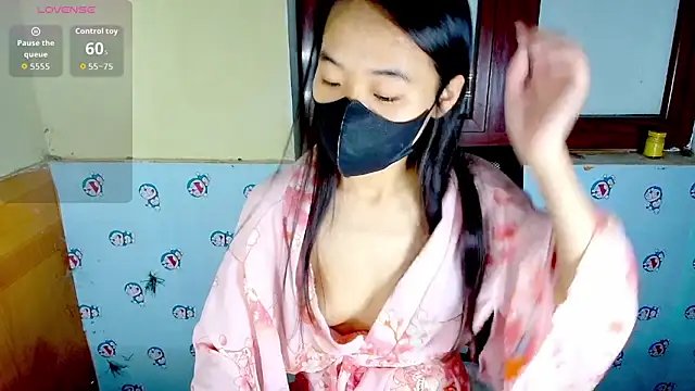   Saphia   online show from 11-13-25, 03:55