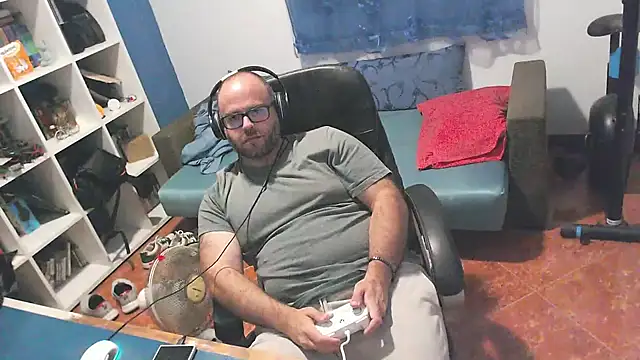 ravingr4d4 online show from 09-18-25, 08:33