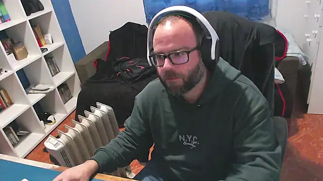 ravingr4d4 online show from 12-15-25, 01:59