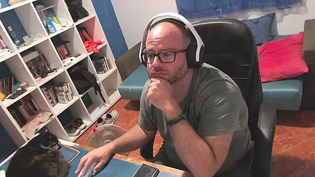 ravingr4d4 online show from 06-01-26, 10:00