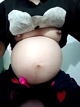 SweetGirl2k2 online show from 04-16-26, 11:18