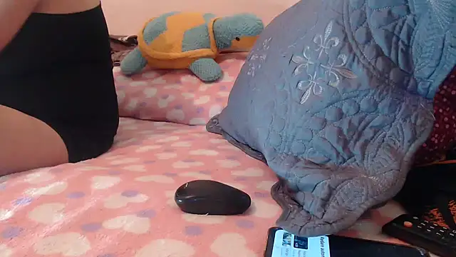 Snapshot of Andra_Love chatting on 12-14-24, 11:34 Andra Love online show from 12-14-24, 11:34