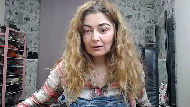 Helen1974 online show from 01-31-25, 05:10