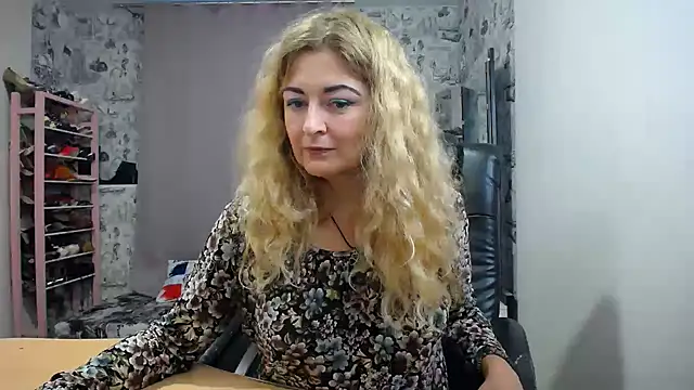 Helen1974 online show from 10-22-25, 12:38