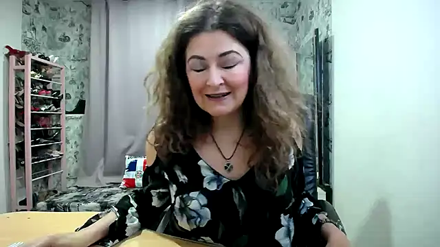 Snapshot of Helen1974 chatting on 05-07-26, 01:55 Helen1974 online show from 05-07-26, 01:55