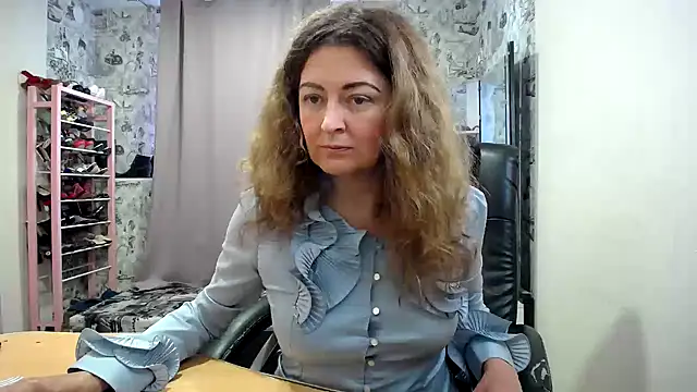 Snapshot of Helen1974 chatting on 05-15-26, 08:32 Helen1974 online show from 05-15-26, 08:32