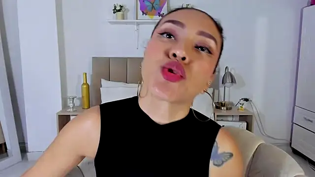 Zoe Gruber online show from 05-28-26, 11:24