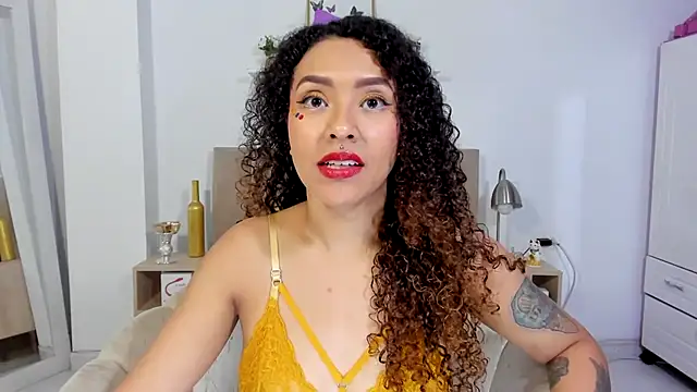 Zoe Gruber online show from 06-24-26, 12:20