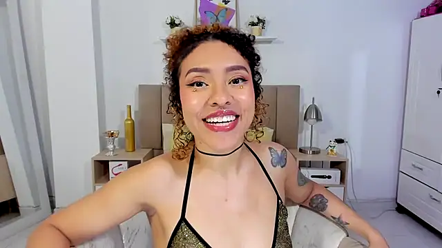 Zoe Gruber online show from 06-25-26, 11:20