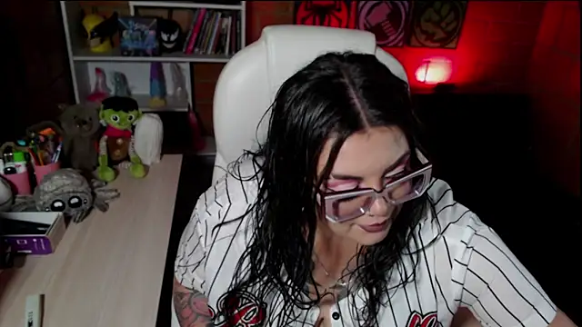 juliette rd online show from 11-20-25, 01:39