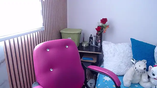 CristialJones  online show from 09-20-25, 03:35