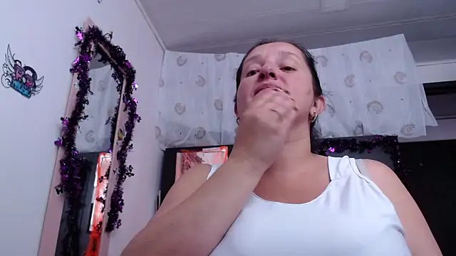 CristialJones  online show from 10-20-25, 02:17