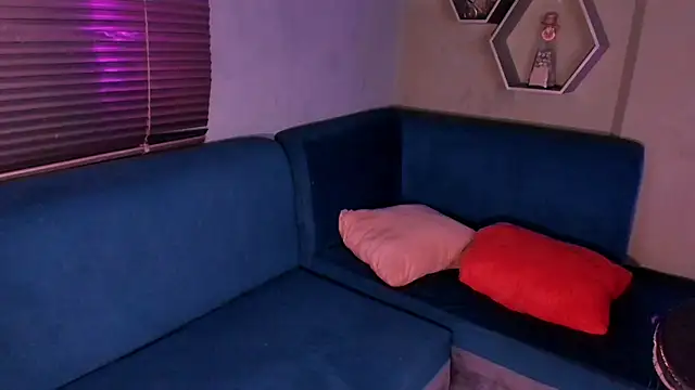 Snapshot of Sussy_Bell01 chatting on 02-28-25, 07:26 Sussy Bell01 online show from 02-28-25, 07:26