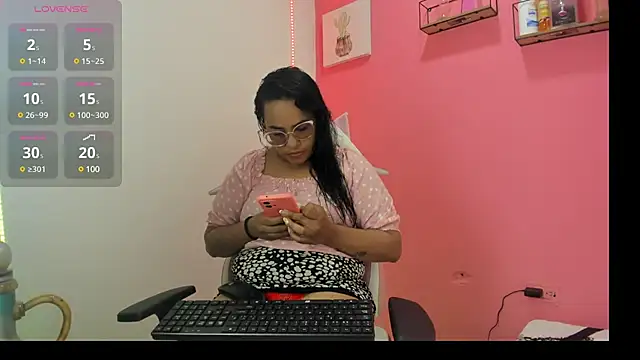 Snapshot of Tita_dirty chatting on 02-15-25, 02:15 Tita dirty online show from 02-15-25, 02:15
